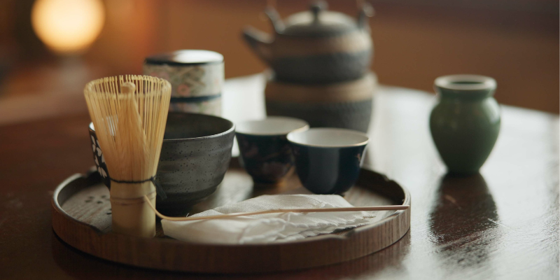 茶道の名人・千利休も千鳥格子柄の茶道用具を使っていたともいわれています。(※写真はイメージです)